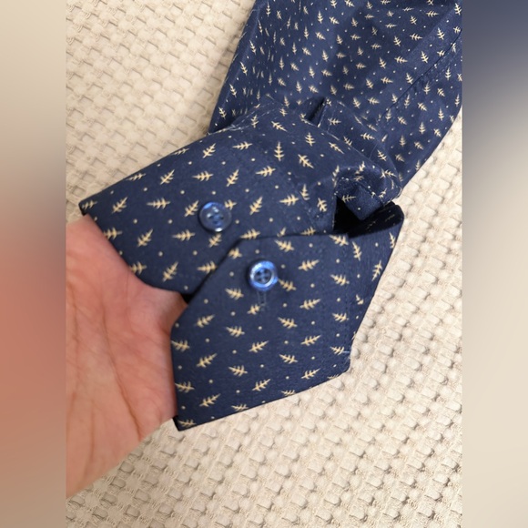 Men's Small meduim Patterned Shirt - Picture 3 of 5